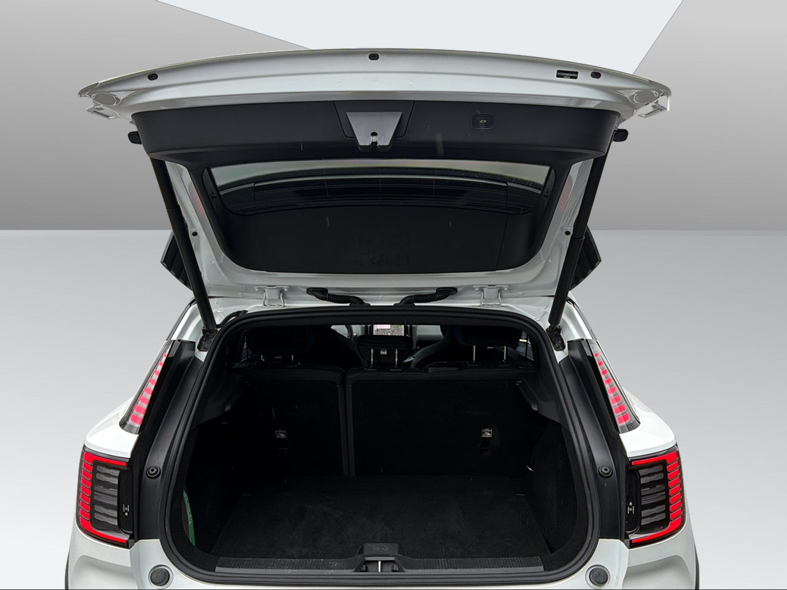 VOLVO EX30 E60 Twin Ultra AWD-image-9