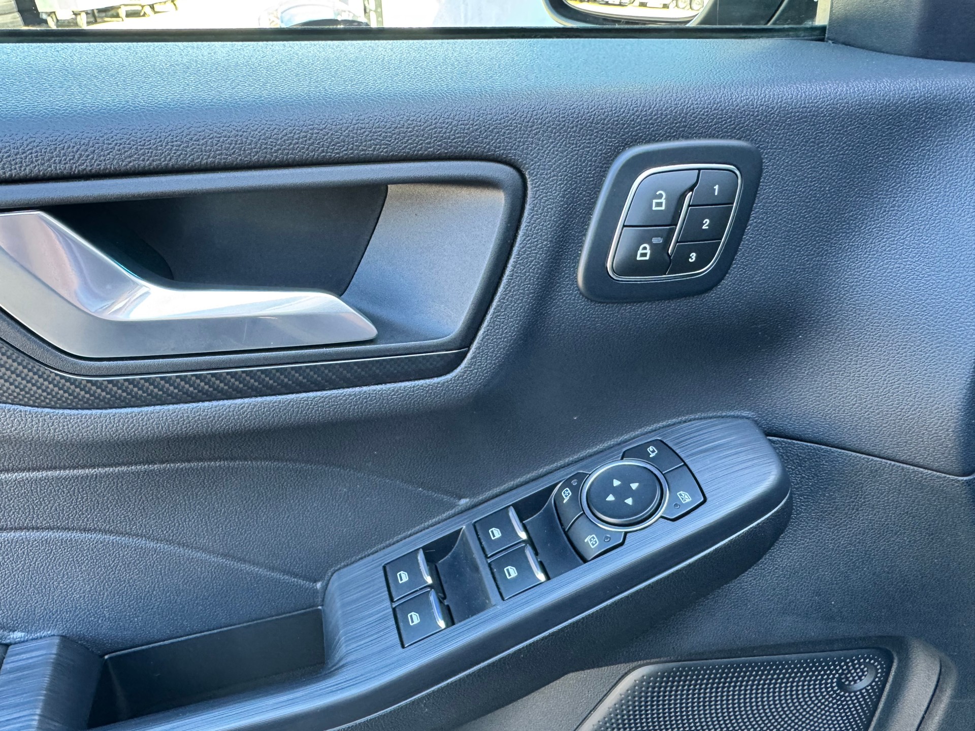 FORD Kuga 2.5 PHEV ST-Line X FWD+LED Scheinwerfer+Navigation+Rückfahrkamera+Sitz-/Lenkradheizung+ACC+Fahrassistenz+Panorama-Glasdach+-image-14