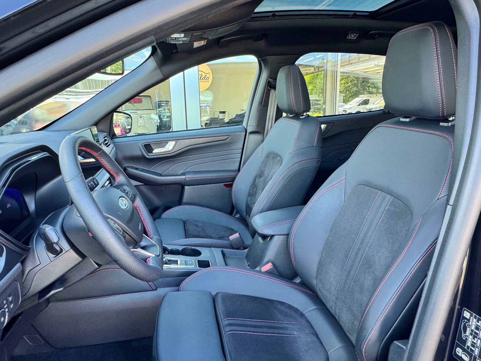FORD Kuga 2.5 PHEV ST-Line X FWD+LED Scheinwerfer+Navigation+Rückfahrkamera+Sitz-/Lenkradheizung+ACC+Fahrassistenz+Panorama-Glasdach+-image-12