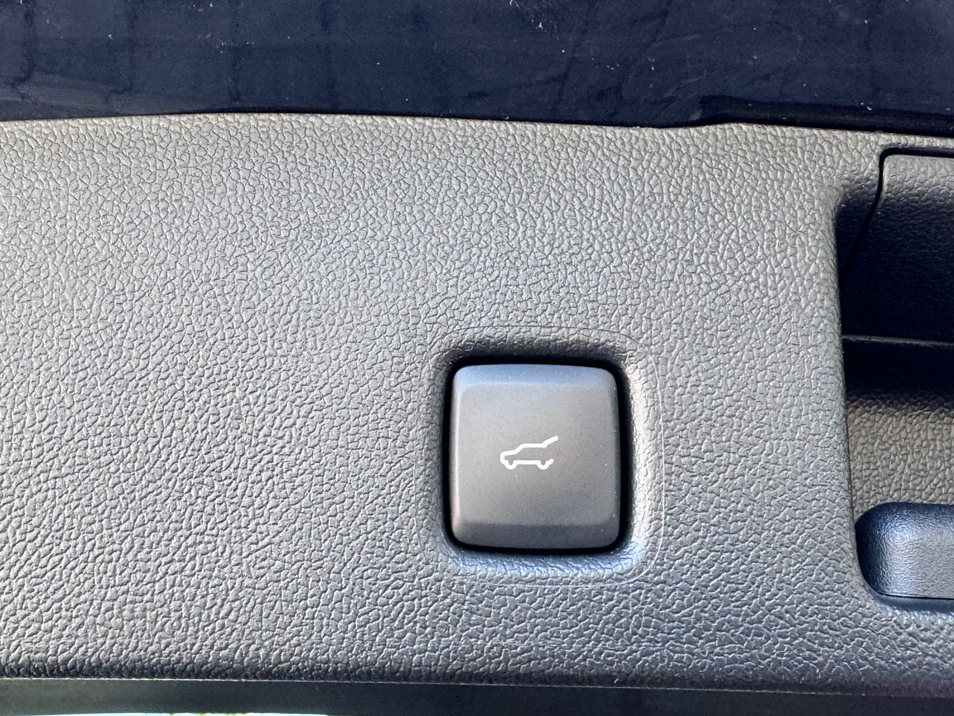 FORD Kuga 2.5 PHEV ST-Line X FWD+LED Scheinwerfer+Navigation+Rückfahrkamera+Sitz-/Lenkradheizung+ACC+Fahrassistenz+Panorama-Glasdach+-image-8