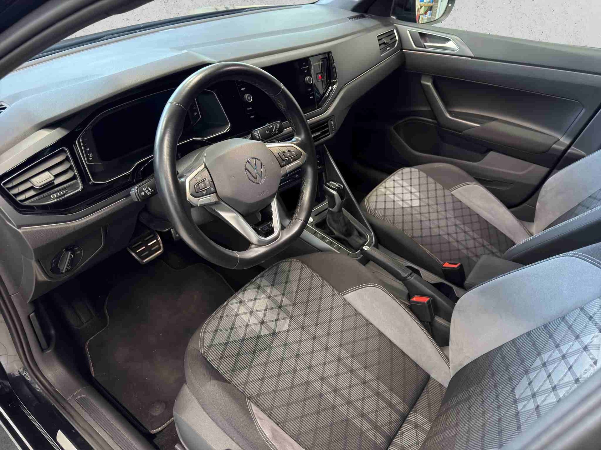 VW Taigo 1.5 TSI R-Line DSG-image-8