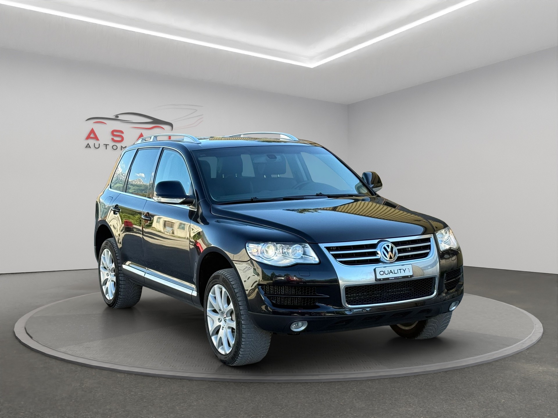 VW Touareg 3.0 TDI Tiptronic-image-0
