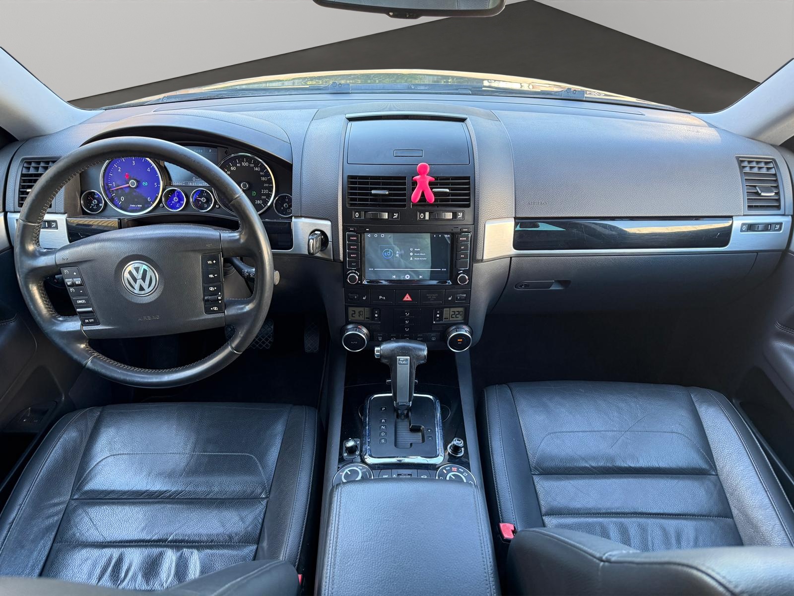 VW Touareg 3.0 TDI Tiptronic-image-9