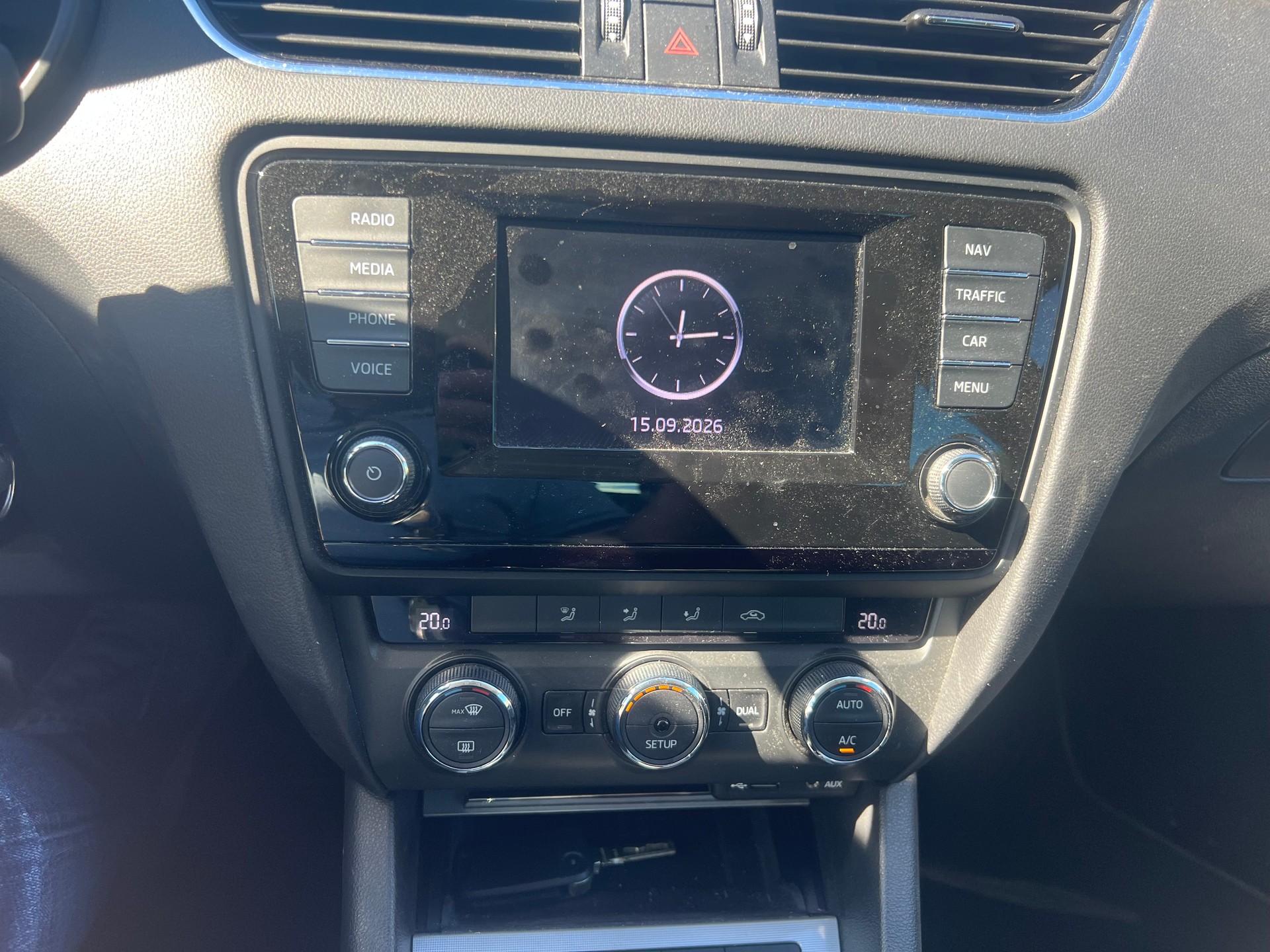 SKODA Octavia Combi 1.4 TSI Elegance-image-9