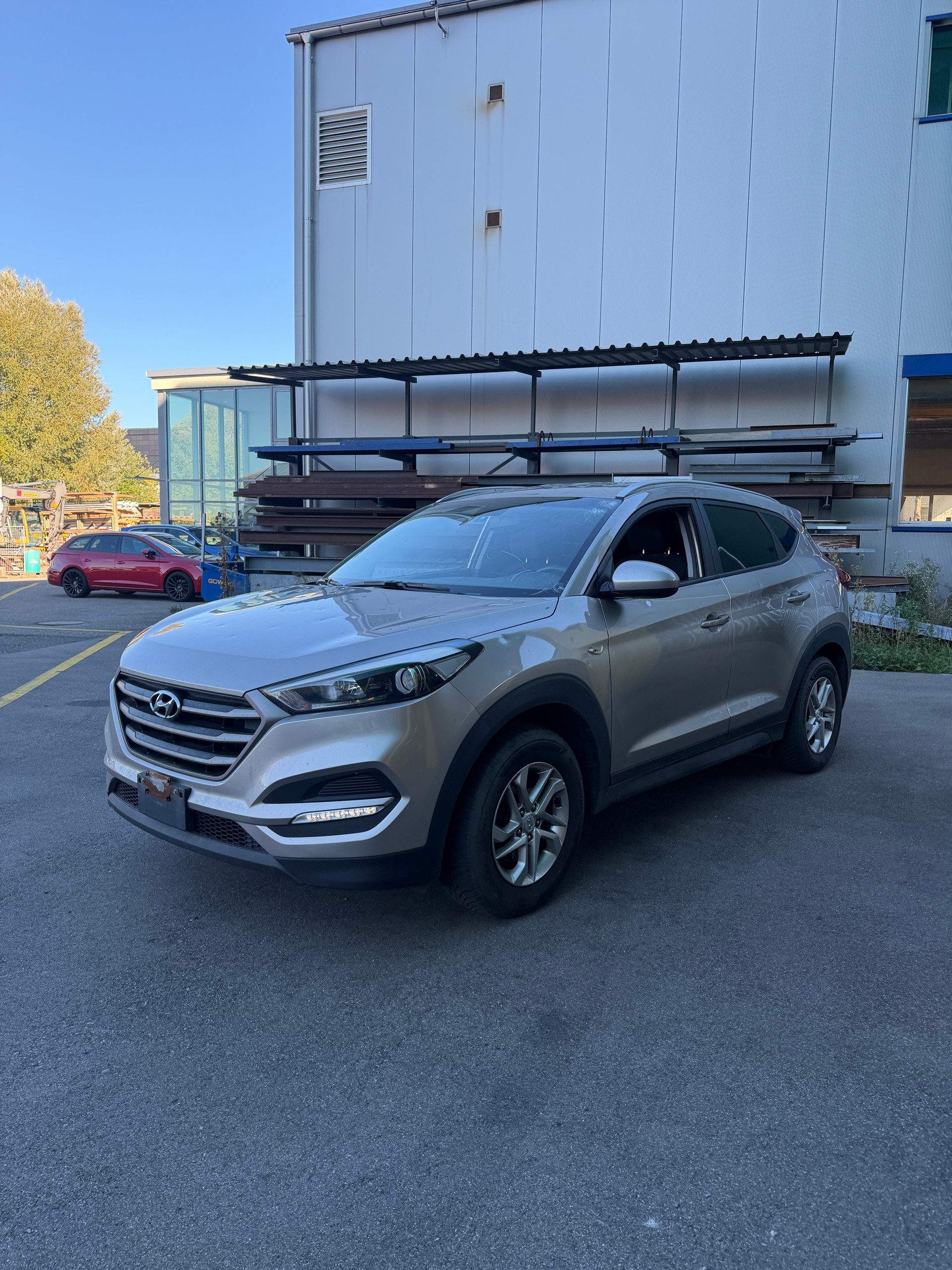 HYUNDAI Tucson 1.7 CRDI Plena 2WD-image-2