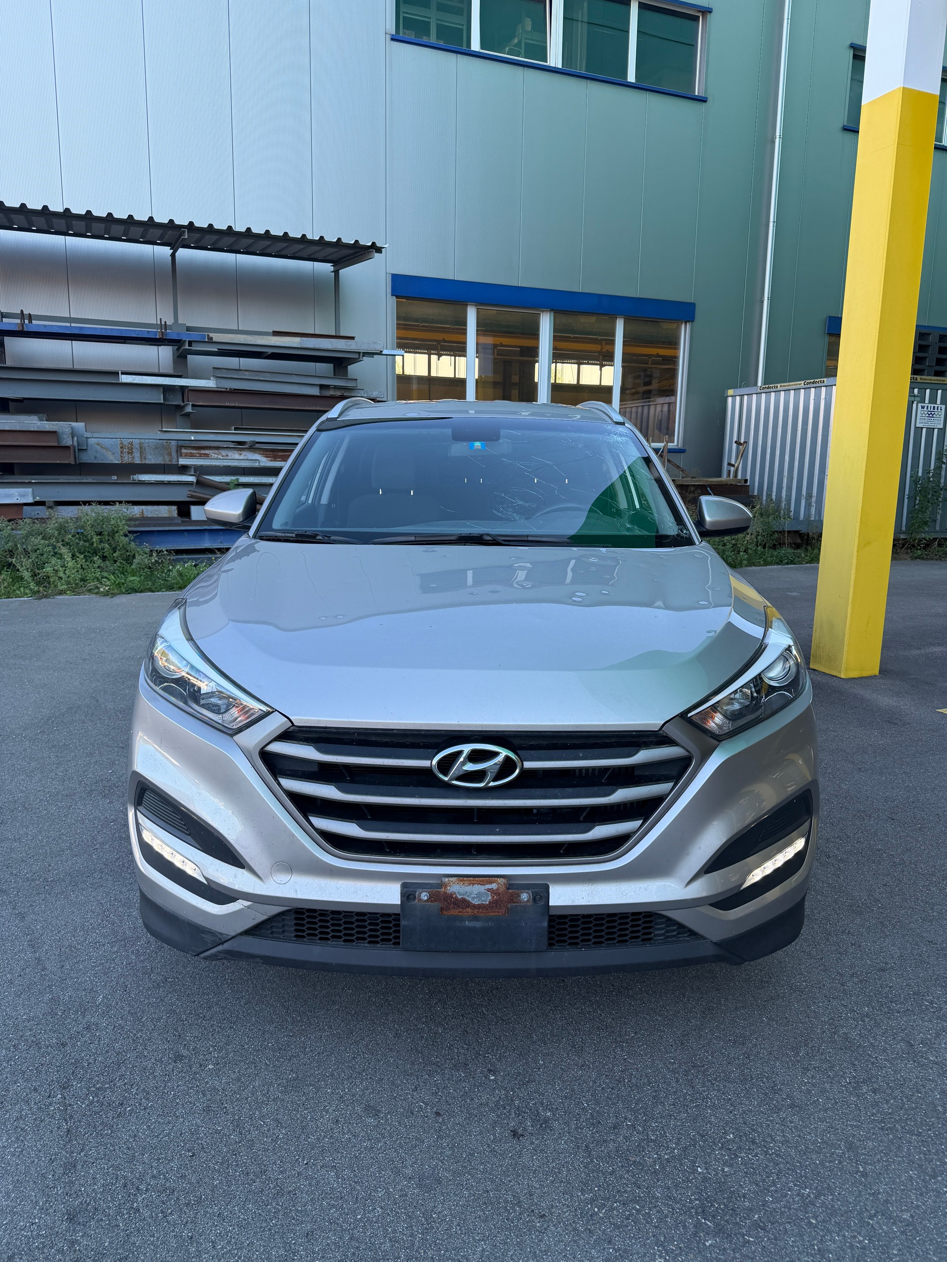 HYUNDAI Tucson 1.7 CRDI Plena 2WD-image-1