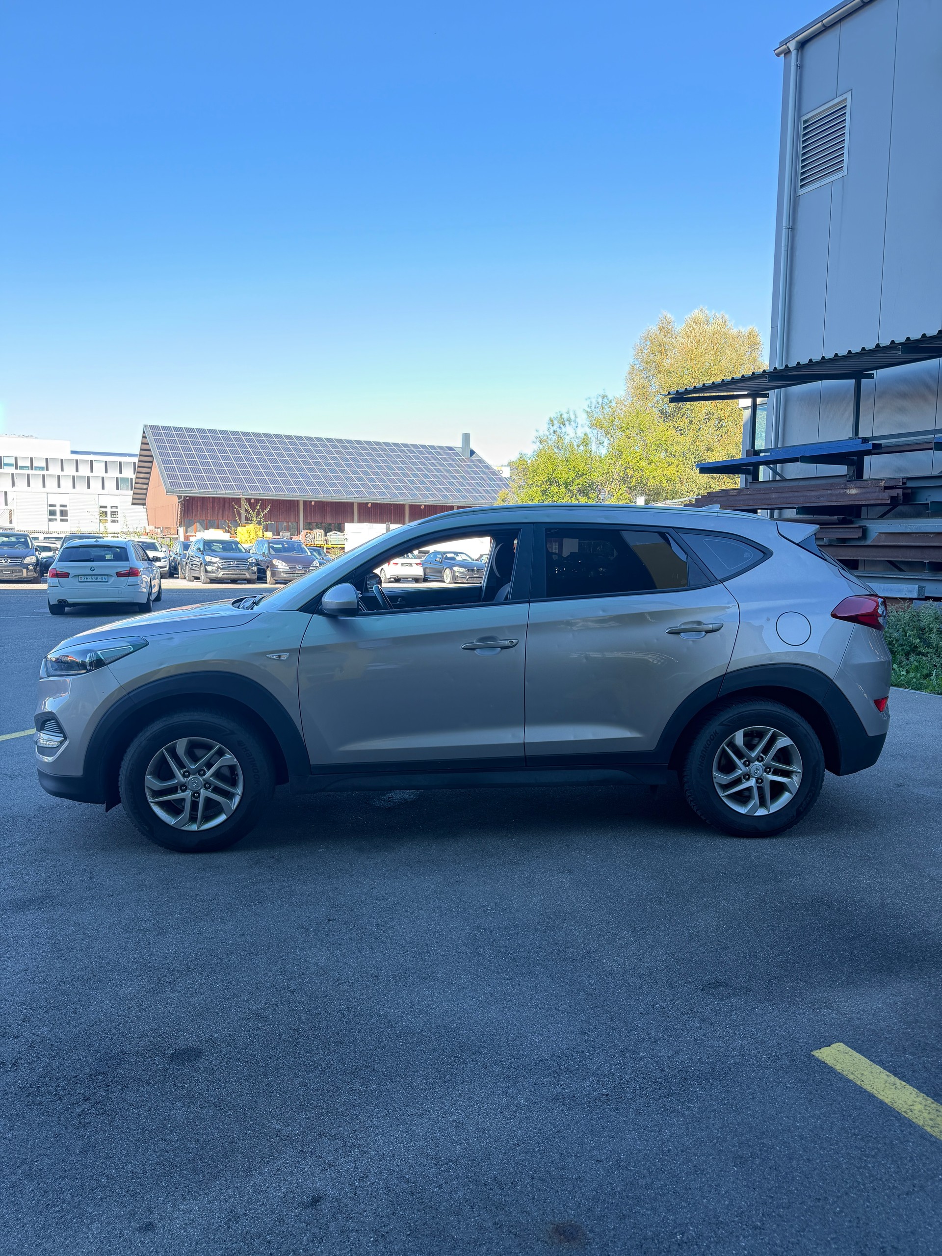 HYUNDAI Tucson 1.7 CRDI Plena 2WD-image-3
