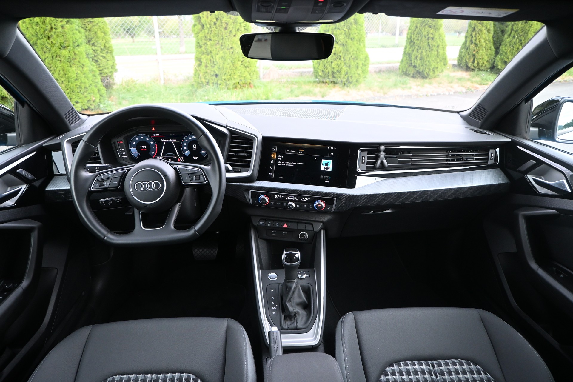 AUDI A1 SPORTBACK 35 TFSI S LINE S-TRONIC FRISCH AB MFK UND GROSSEM SERVICE INNEN AUSSEN WIE NEU 8 FACH BEREIFT TOP ANGEBOT!!!!!!-image-24