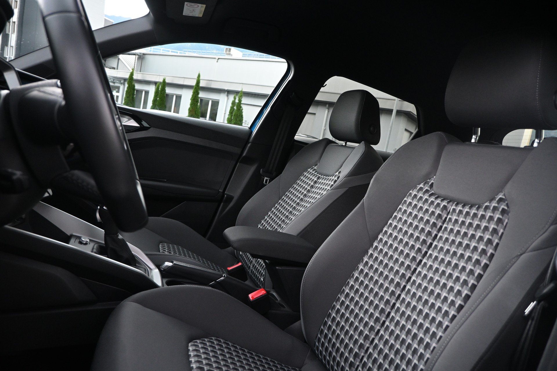 AUDI A1 SPORTBACK 35 TFSI S LINE S-TRONIC FRISCH AB MFK UND GROSSEM SERVICE INNEN AUSSEN WIE NEU 8 FACH BEREIFT TOP ANGEBOT!!!!!!-image-28