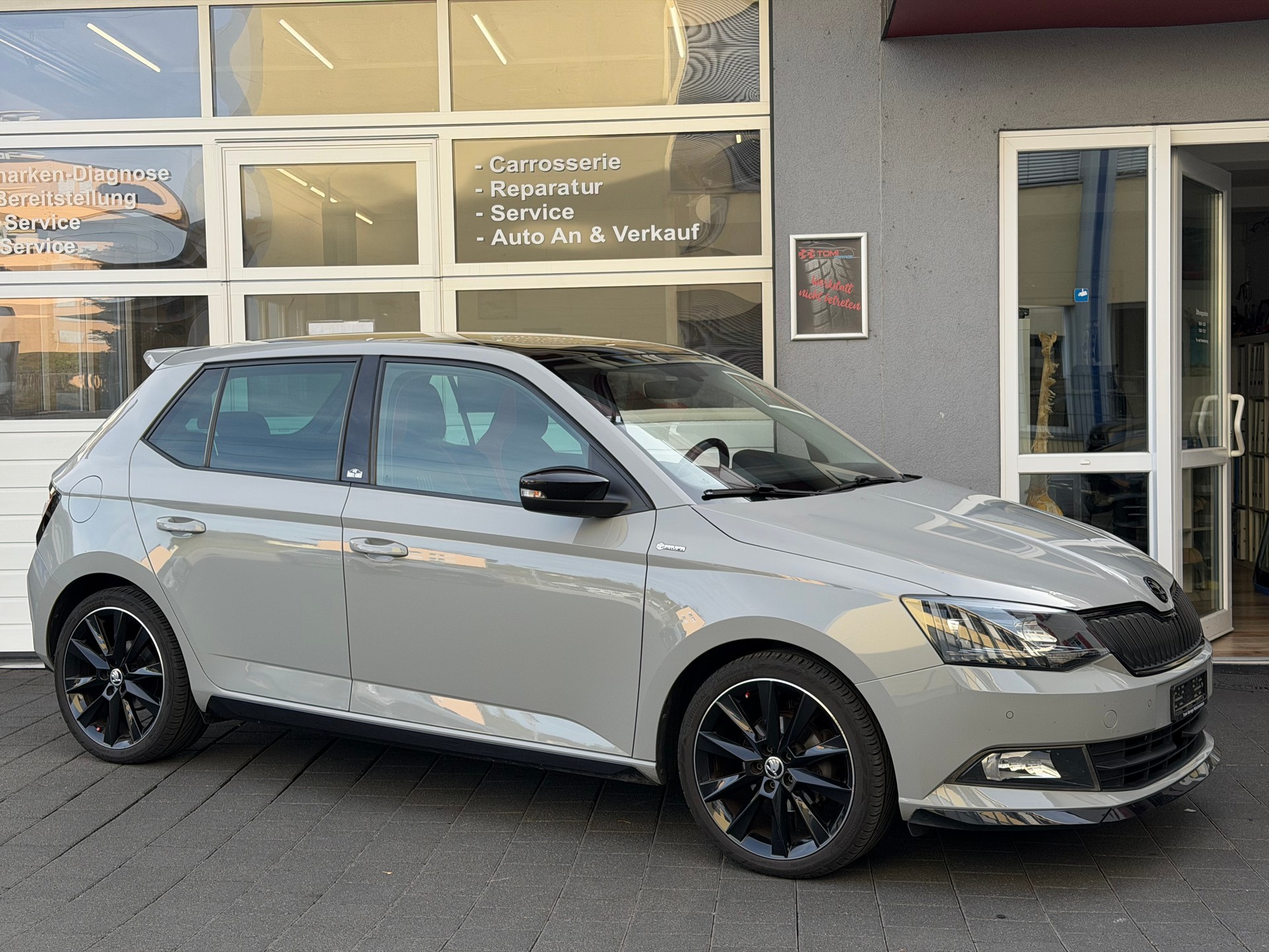 SKODA Fabia 1.2 TSI Monte Carlo*Ab MFK&Service*Panoramaglasdach*8-Fach Räder*Monte Carlo Edition*-image-4