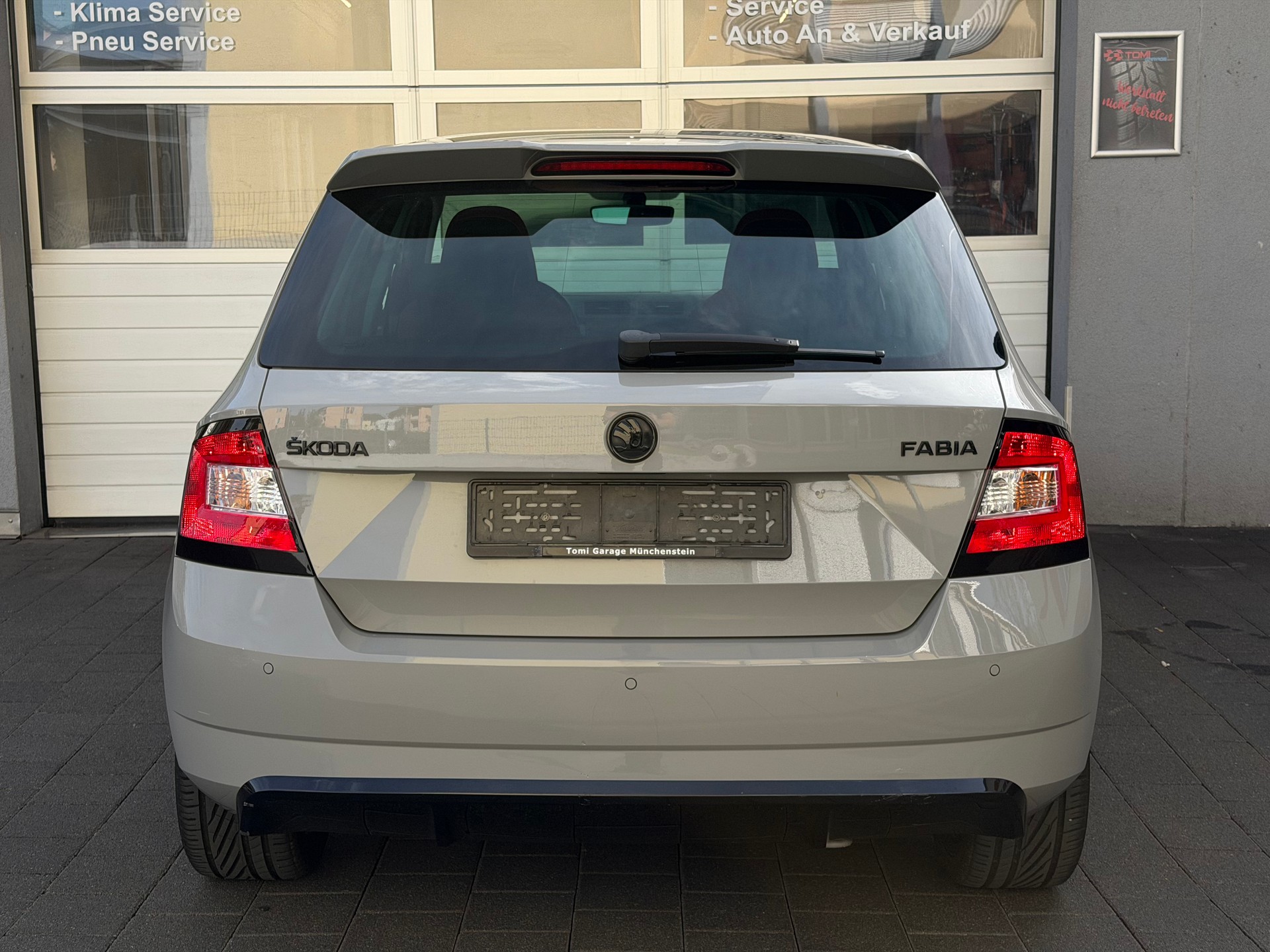 SKODA Fabia 1.2 TSI Monte Carlo*Ab MFK&Service*Panoramaglasdach*8-Fach Räder*Monte Carlo Edition*-image-8