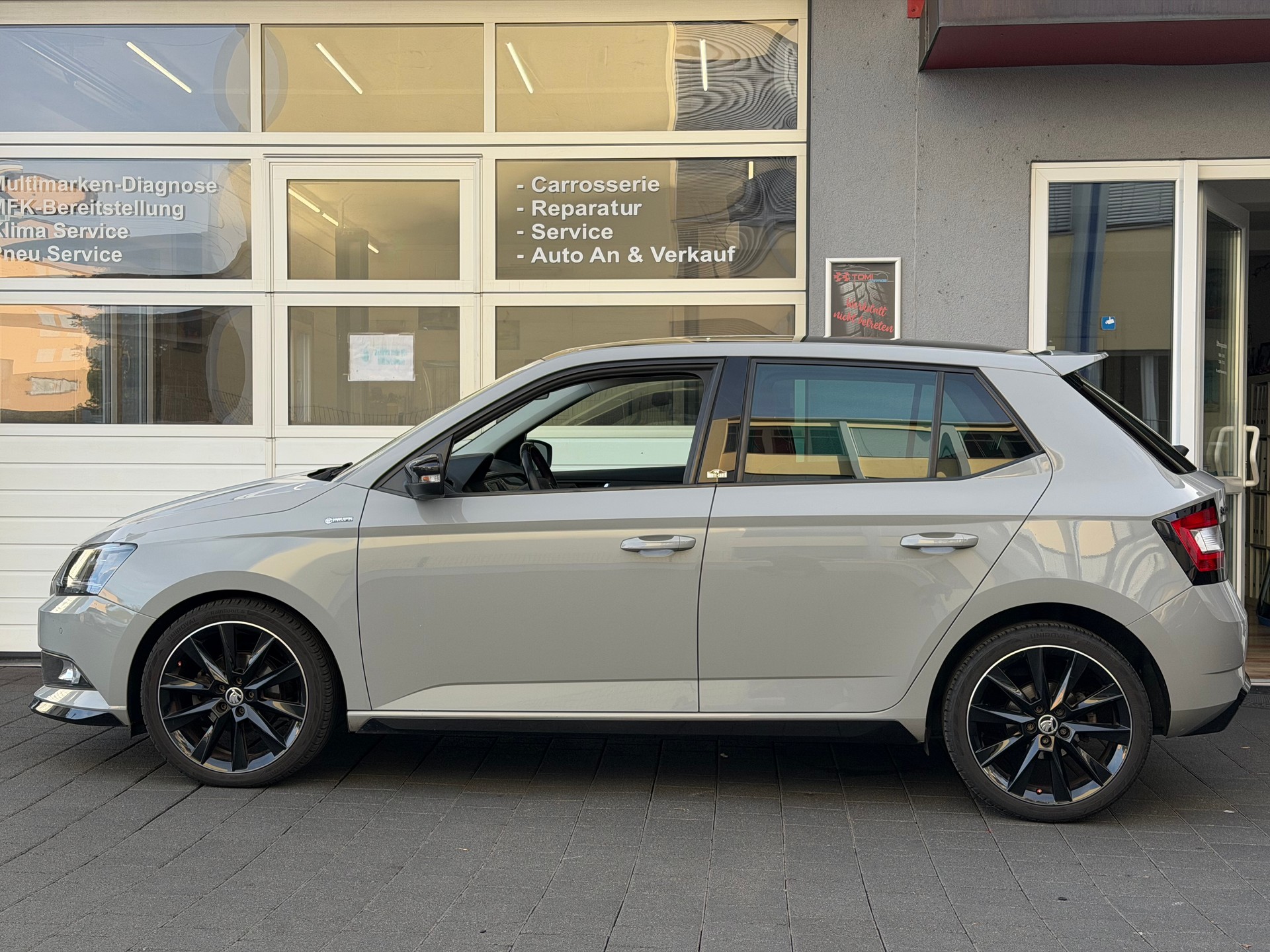 SKODA Fabia 1.2 TSI Monte Carlo*Ab MFK&Service*Panoramaglasdach*8-Fach Räder*Monte Carlo Edition*-image-1