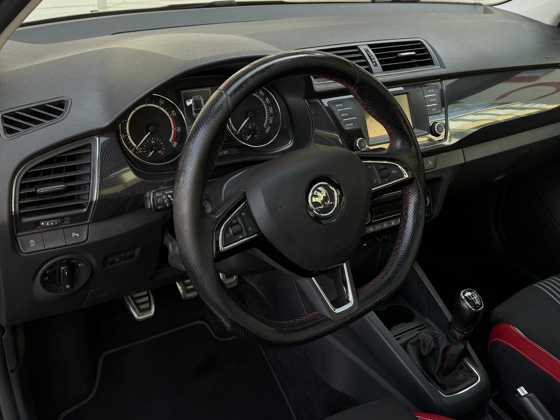 SKODA Fabia 1.2 TSI Monte Carlo*Ab MFK&Service*Panoramaglasdach*8-Fach Räder*Monte Carlo Edition*-image-10