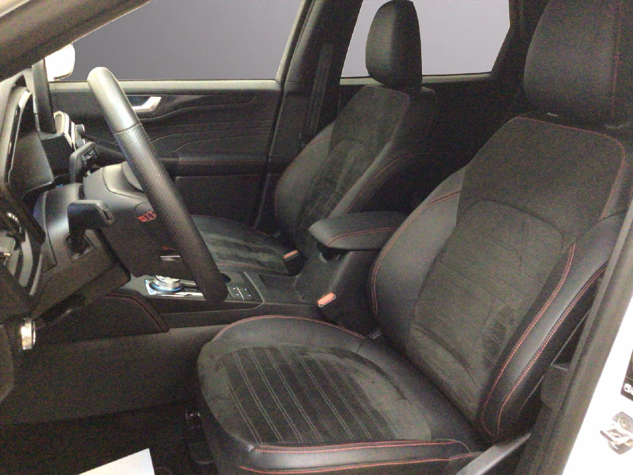FORD Kuga 2.5 Hybrid ST-Line X 190 PS 4x4-image-4