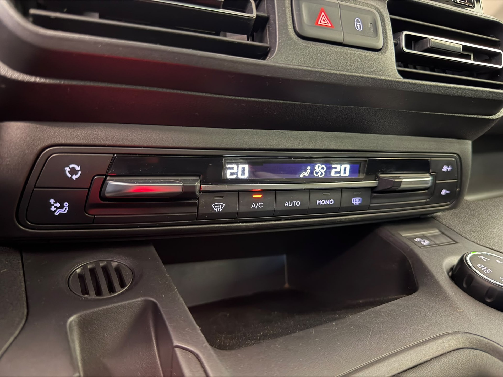 CITROEN Berlingo XL 1.5 BlueHDi 7 Plätze Feel-image-25