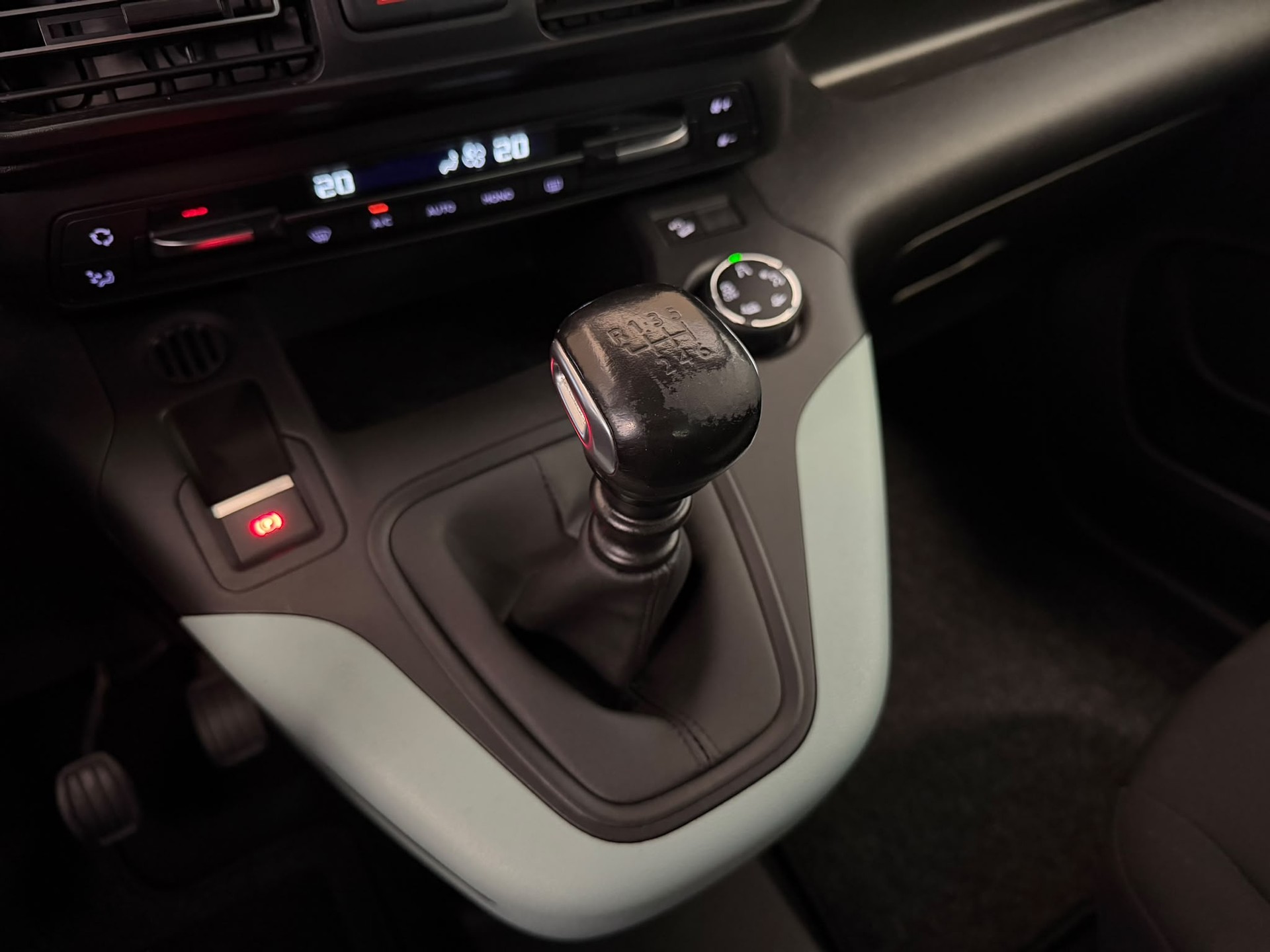 CITROEN Berlingo XL 1.5 BlueHDi 7 Plätze Feel-image-26