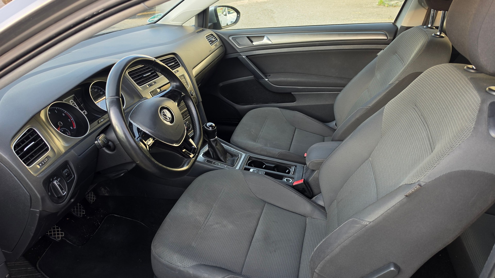 VW Golf 1.2 TSI BlueMotion Technology Team-image-11