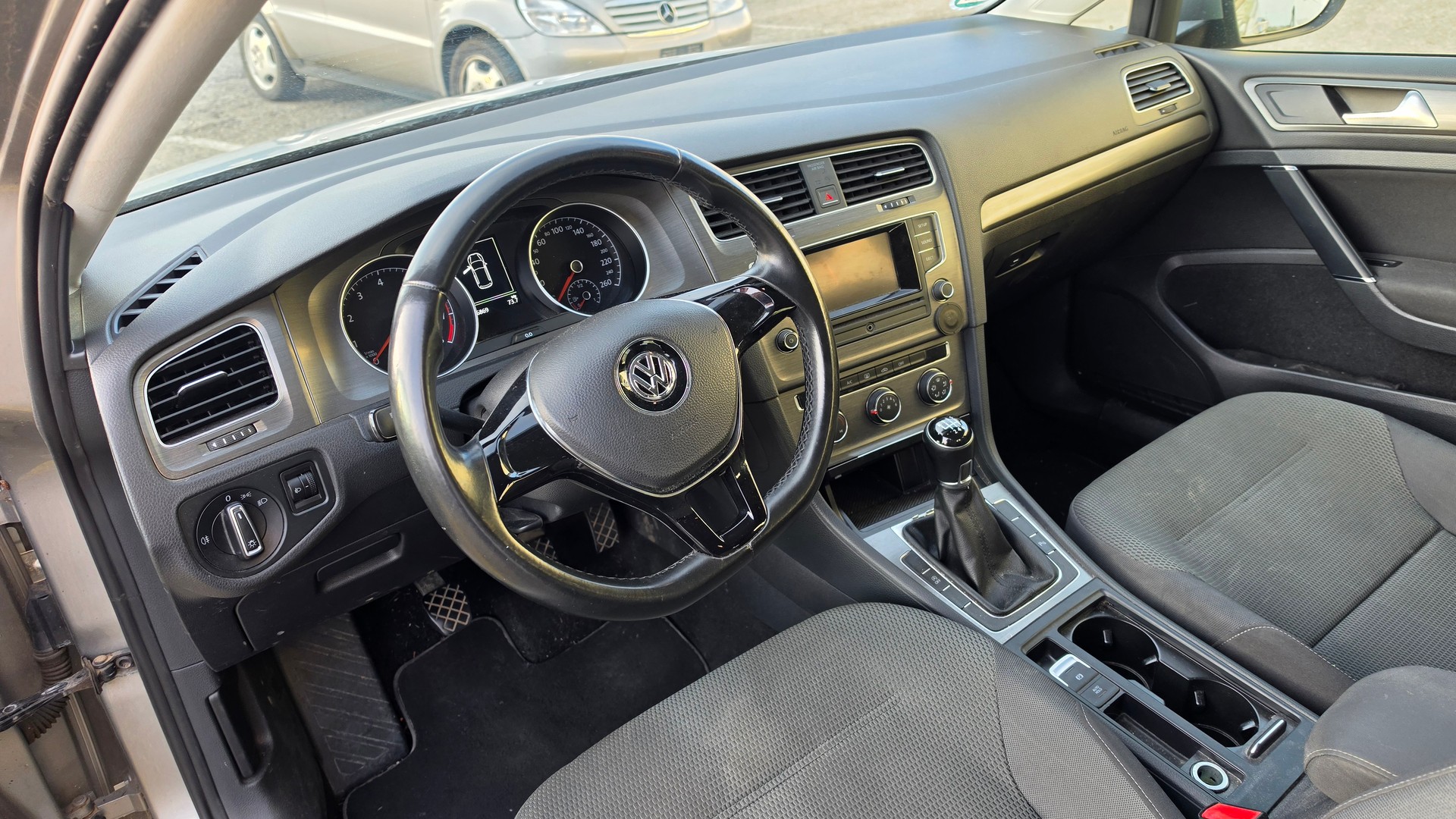 VW Golf 1.2 TSI BlueMotion Technology Team-image-10