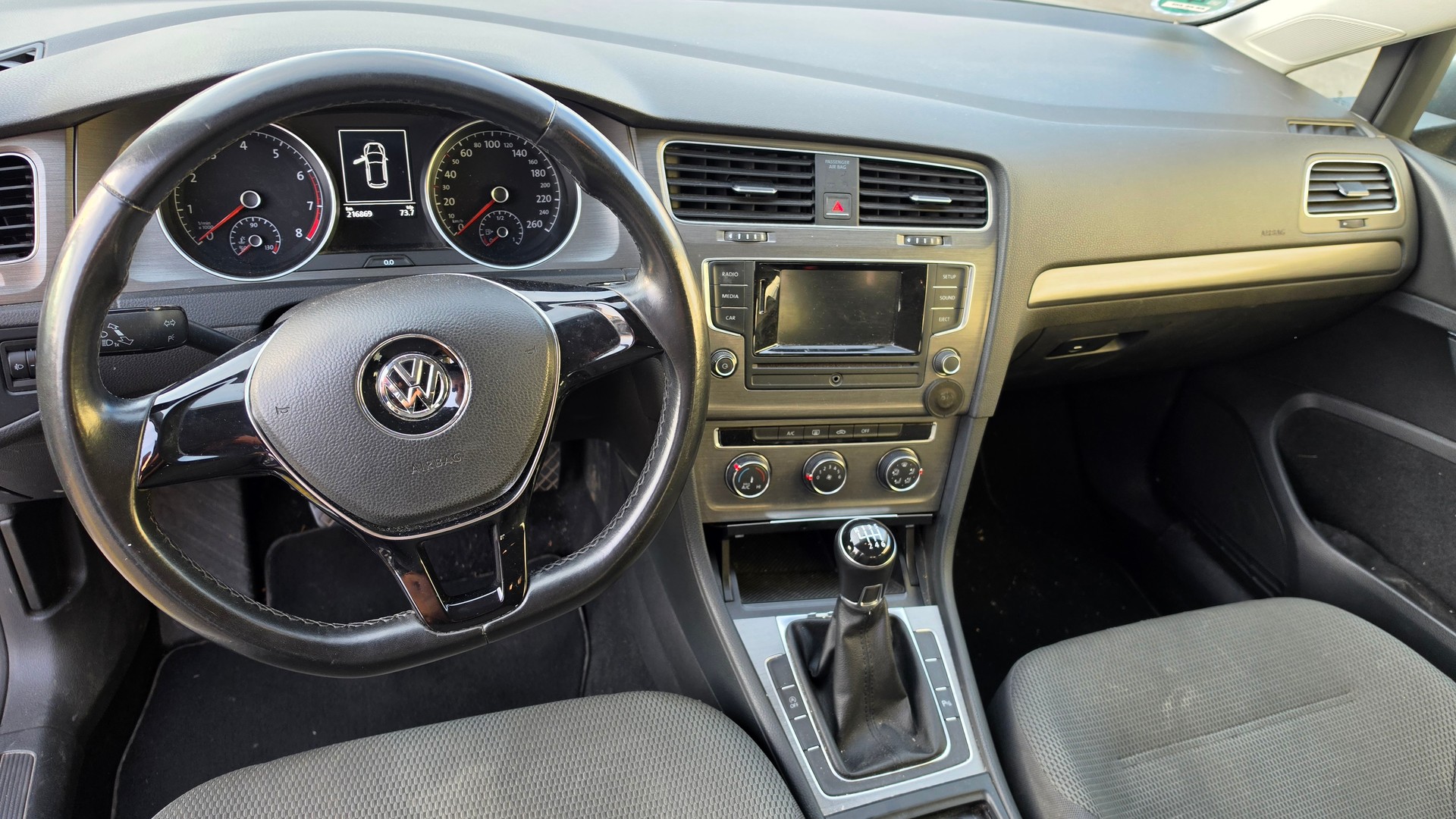 VW Golf 1.2 TSI BlueMotion Technology Team-image-8