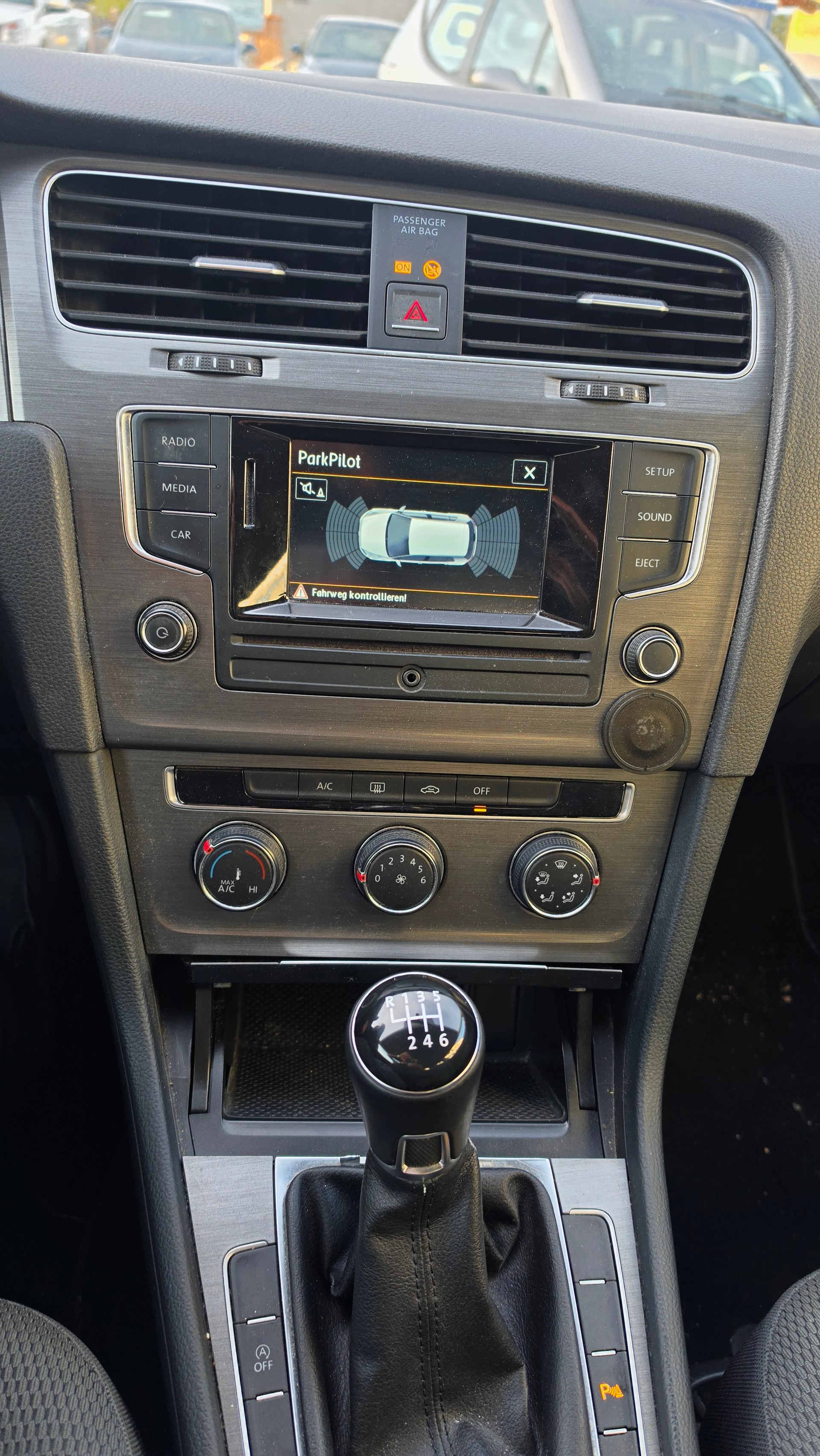 VW Golf 1.2 TSI BlueMotion Technology Team-image-12