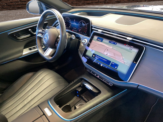 MERCEDES-BENZ E 220 d T 4M 9G-Tronic-image-14