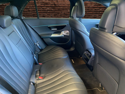 MERCEDES-BENZ E 220 d T 4M 9G-Tronic-image-13