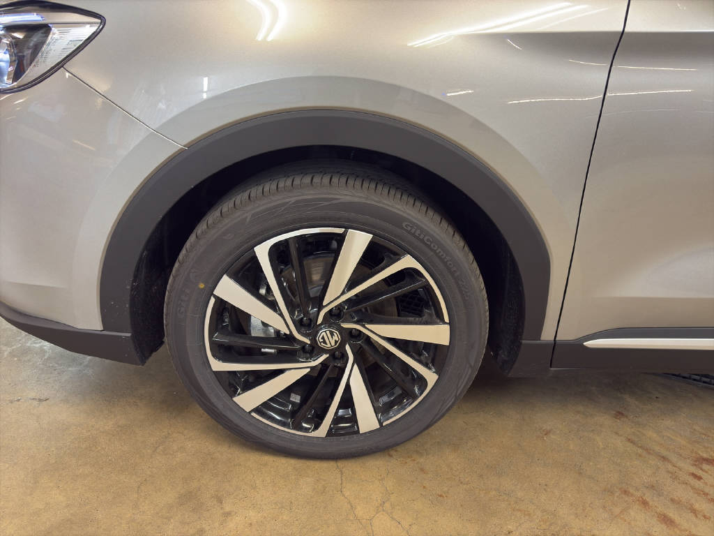MG ZS 1.5 Hybrid+ Luxury-image-8