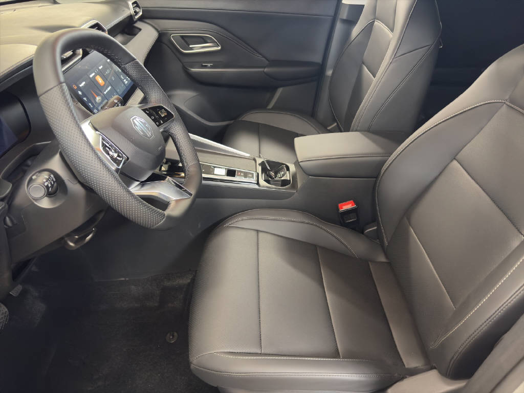 MG ZS 1.5 Hybrid+ Luxury-image-4