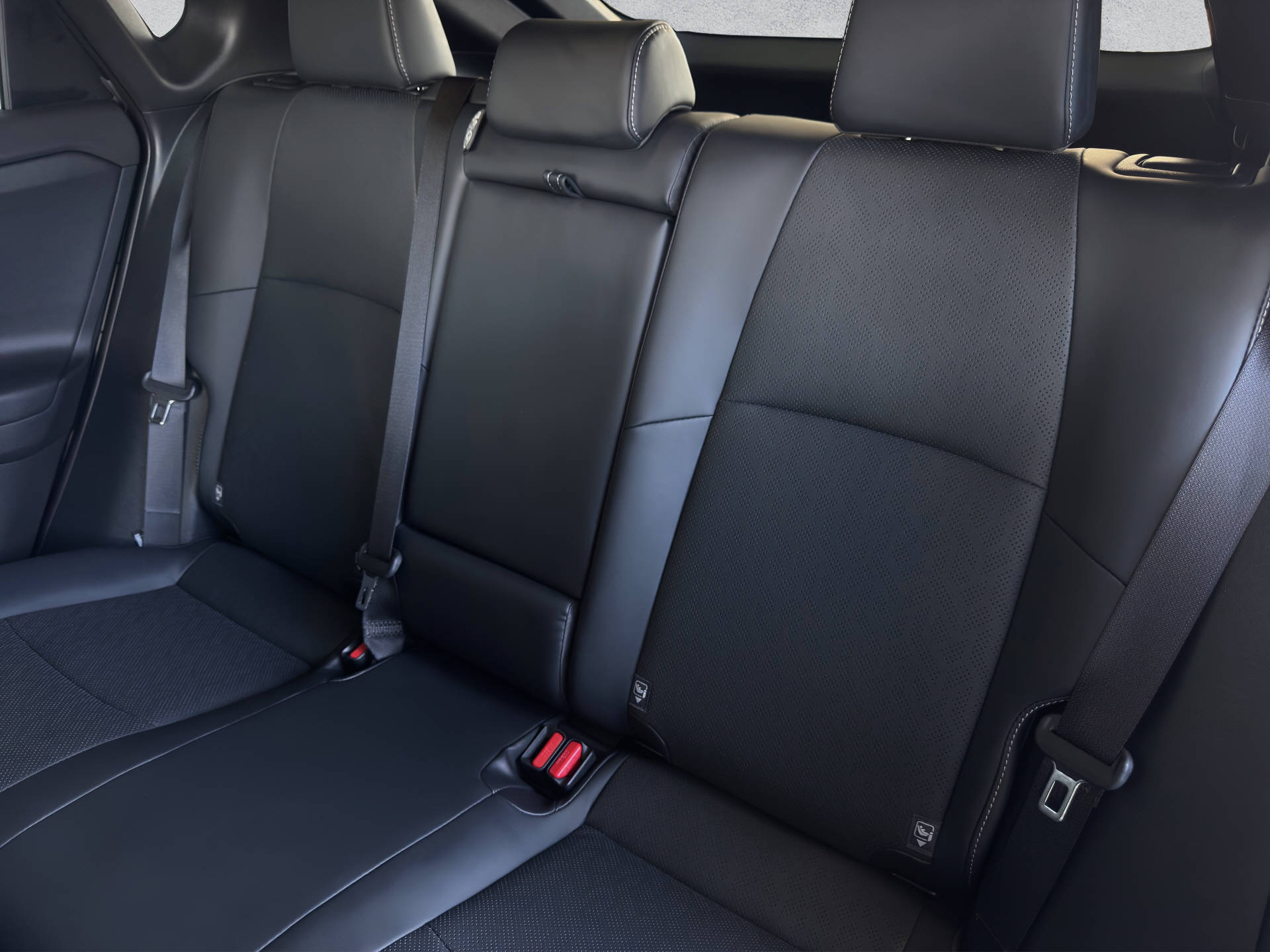 SUBARU Solterra eV Luxury AWD-image-12