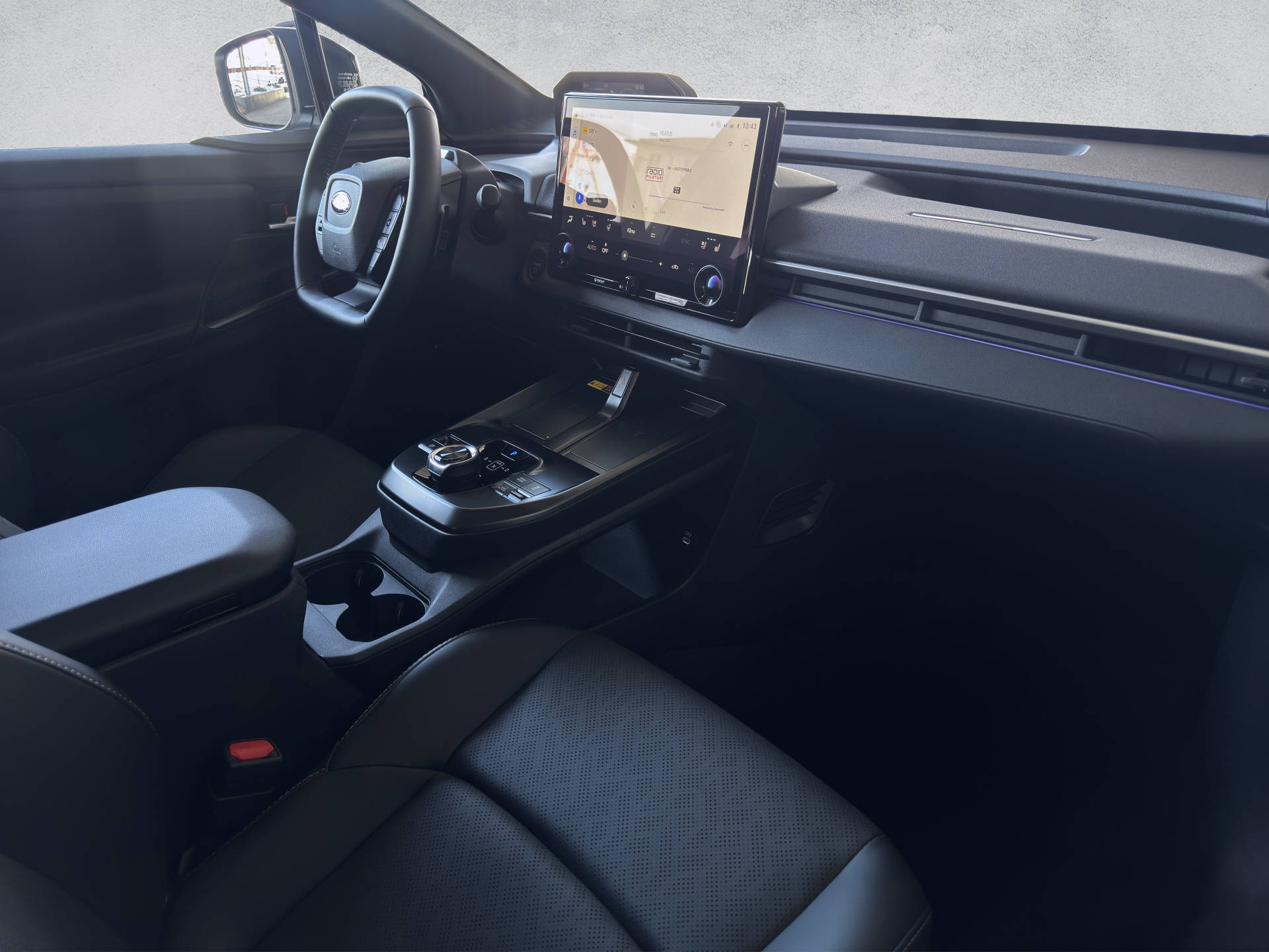 SUBARU Solterra eV Luxury AWD-image-15