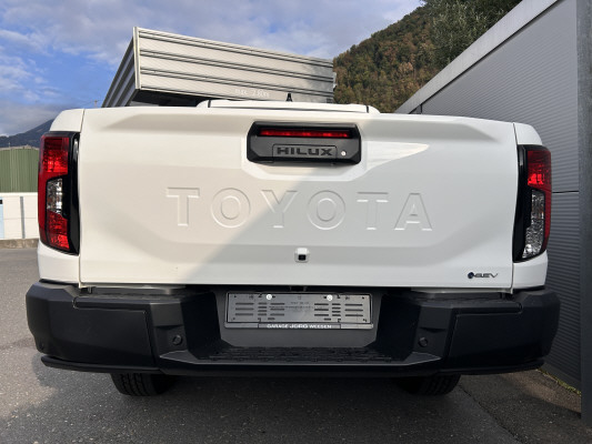 TOYOTA Hilux BEV Comfort AWD-image-4