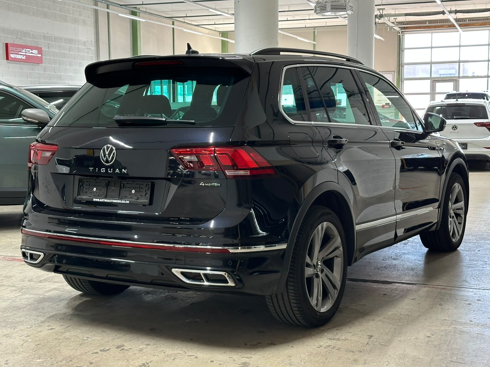 VW Tiguan 2.0 TDI SCR R-Line 4Motion DSG-image-3