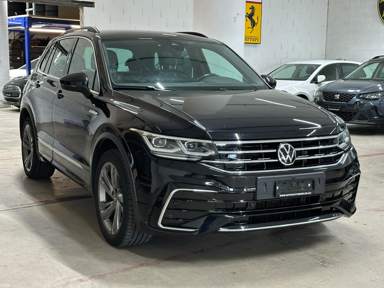 VW Tiguan 2.0 TDI SCR R-Line 4Motion DSG-image-1