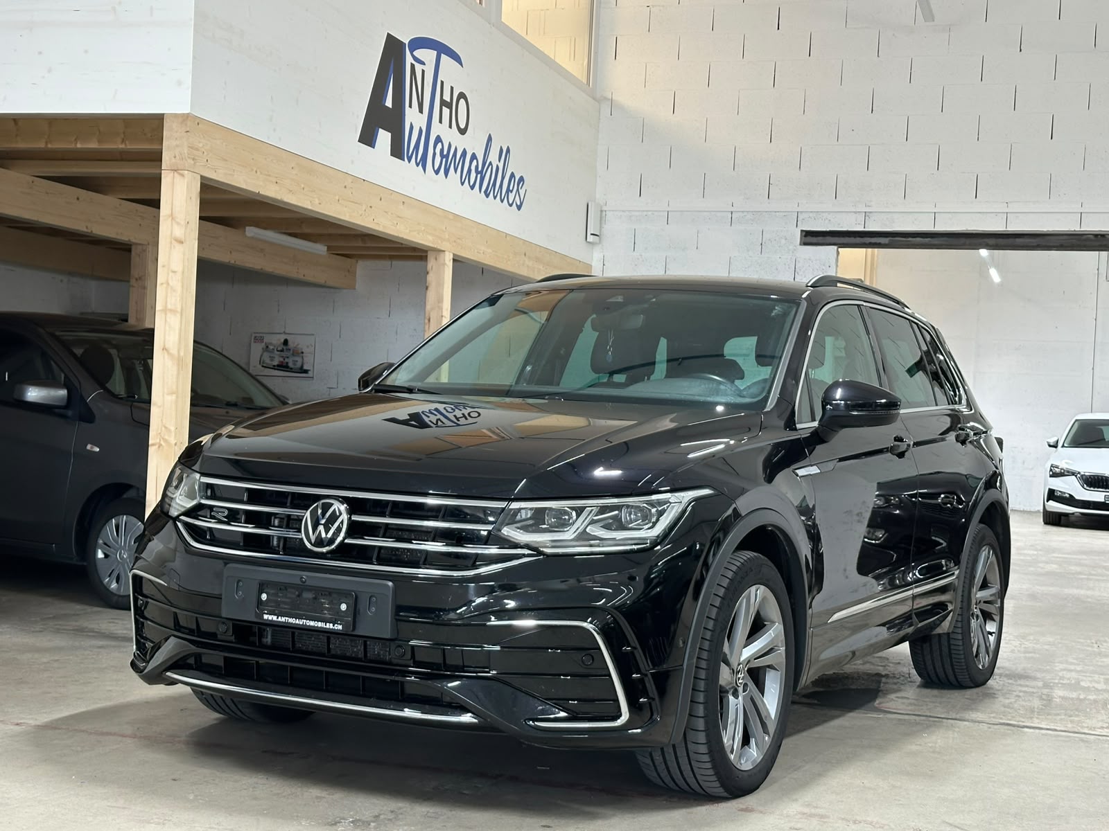VW Tiguan 2.0 TDI SCR R-Line 4Motion DSG-image-0