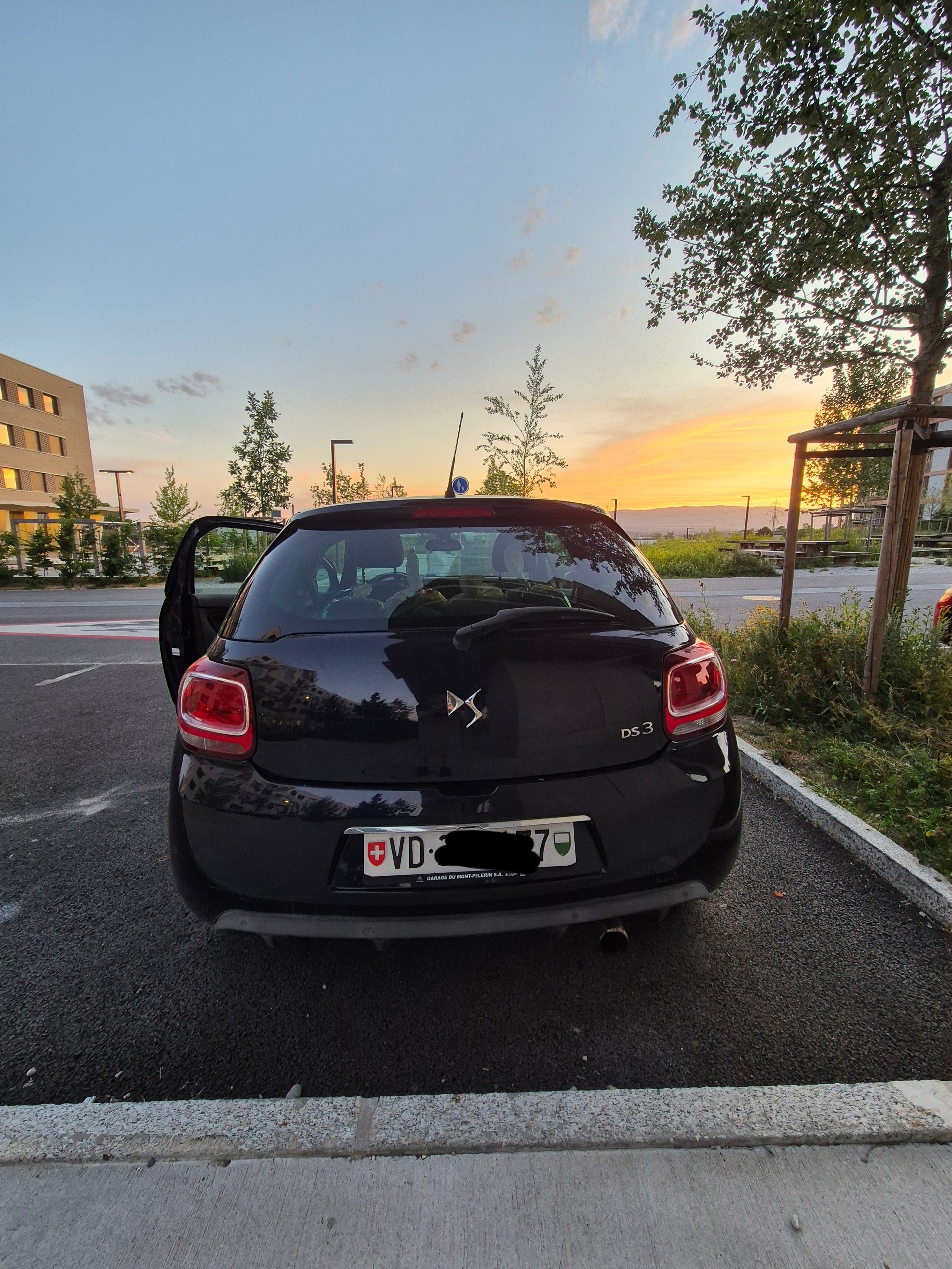DS AUTOMOBILES 1.2 PureTech So Chic-image-2
