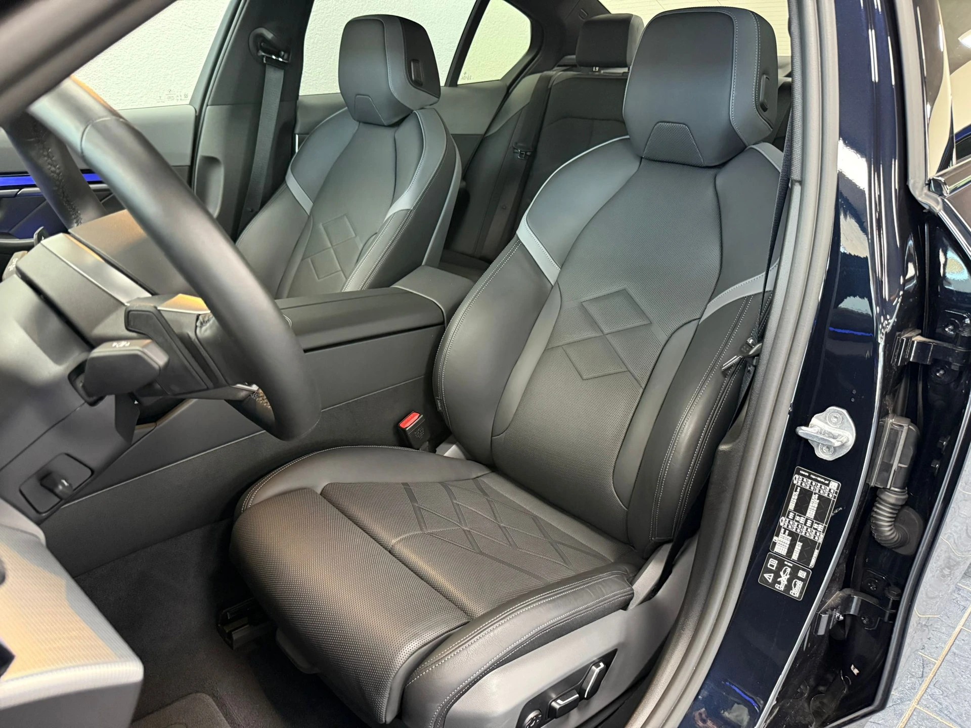 BMW 540d xDrive 48V M Sport Steptronic-image-13