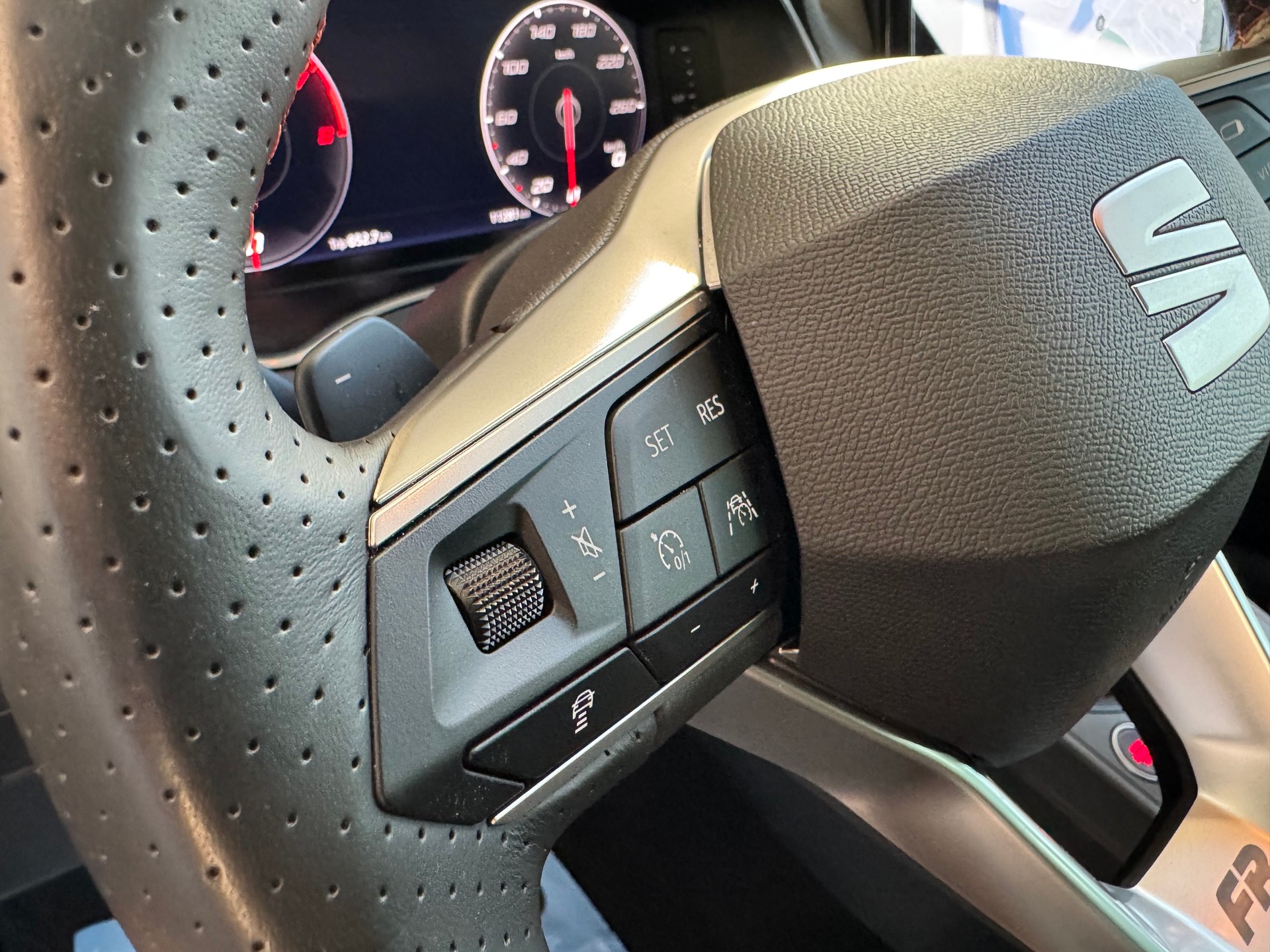 SEAT Ibiza 1.5 EcoTSI FR DSG-image-23