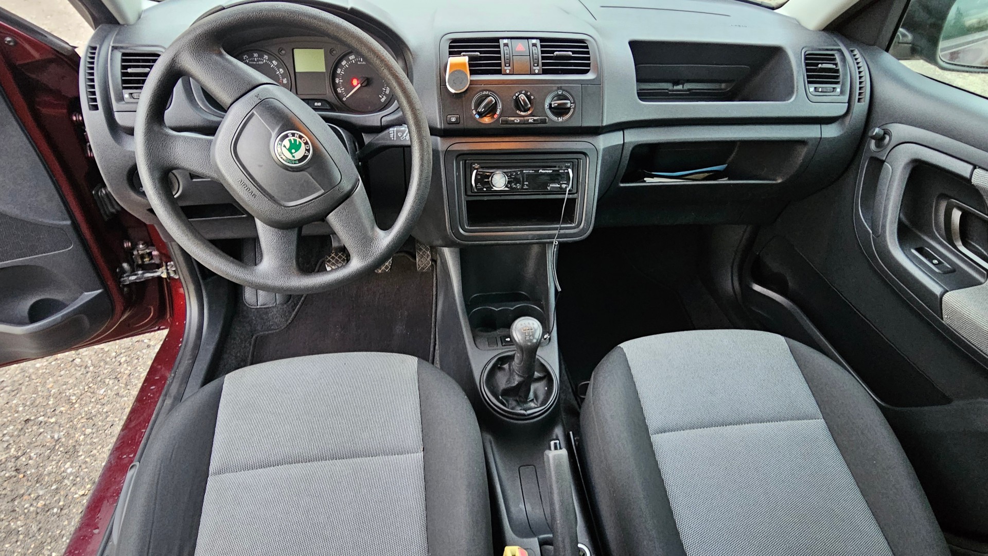 SKODA Fabia 1.6 TDI-image-8