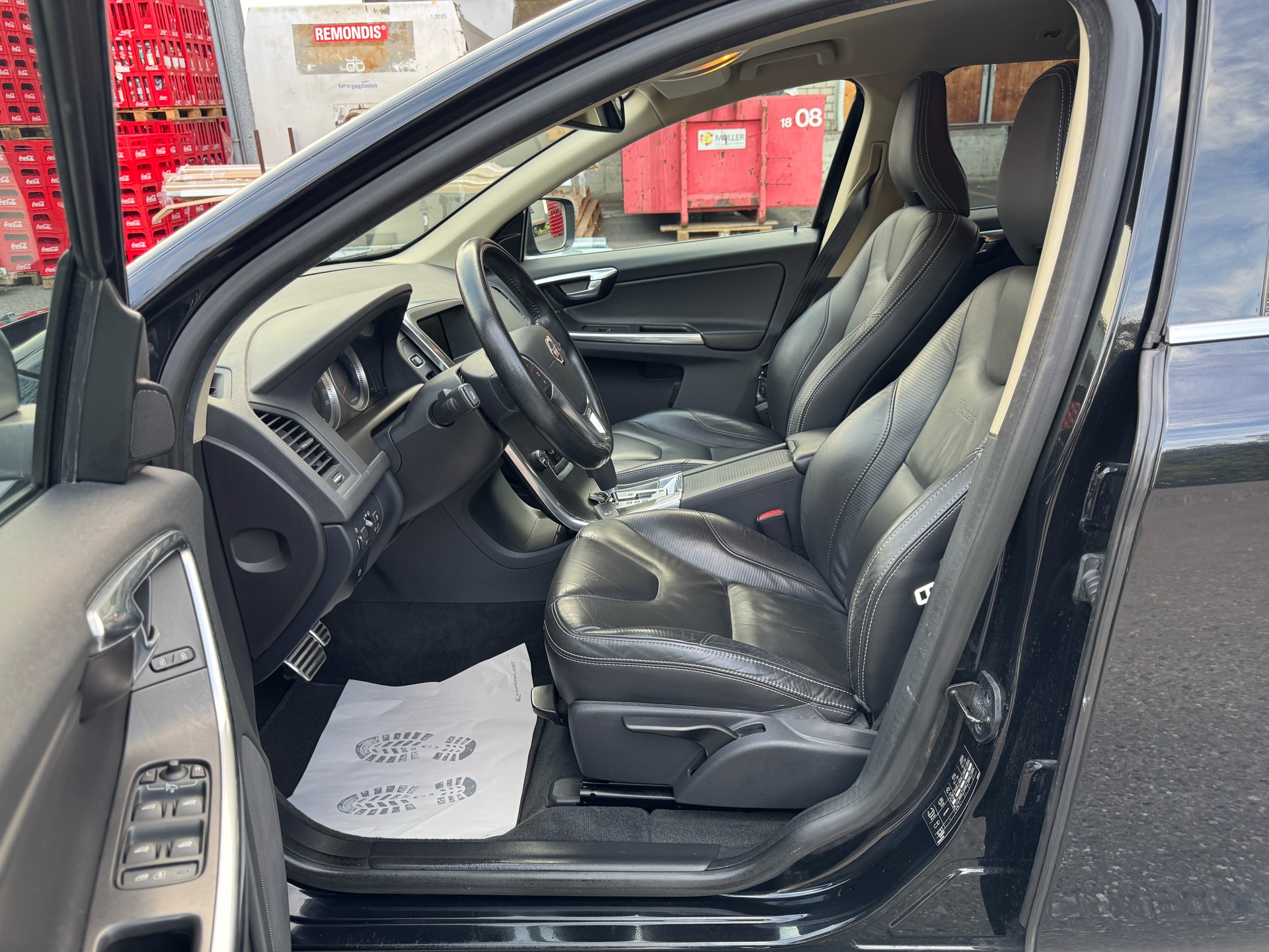 VOLVO XC60 D3 AWD R-Design Geartronic-image-12