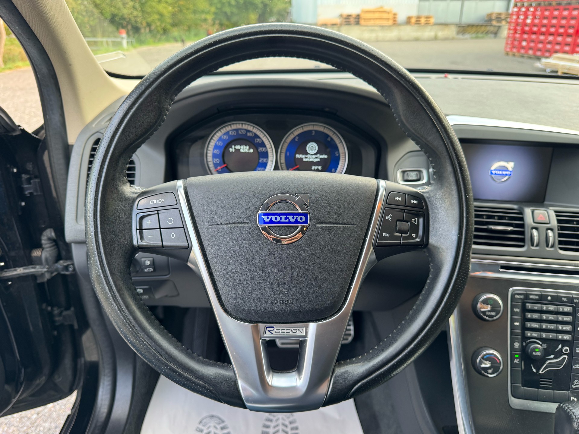 VOLVO XC60 D3 AWD R-Design Geartronic-image-18