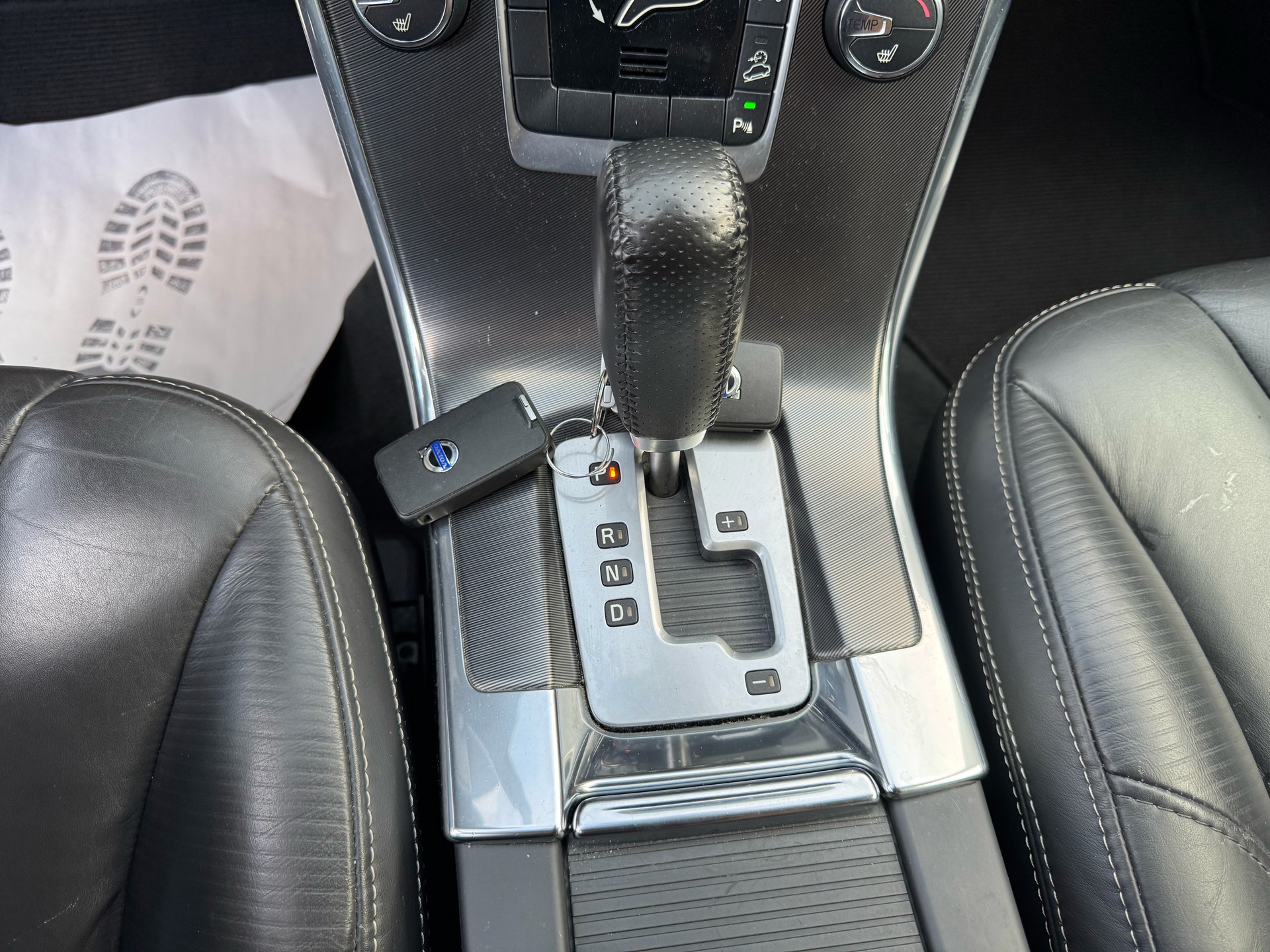 VOLVO XC60 D3 AWD R-Design Geartronic-image-19