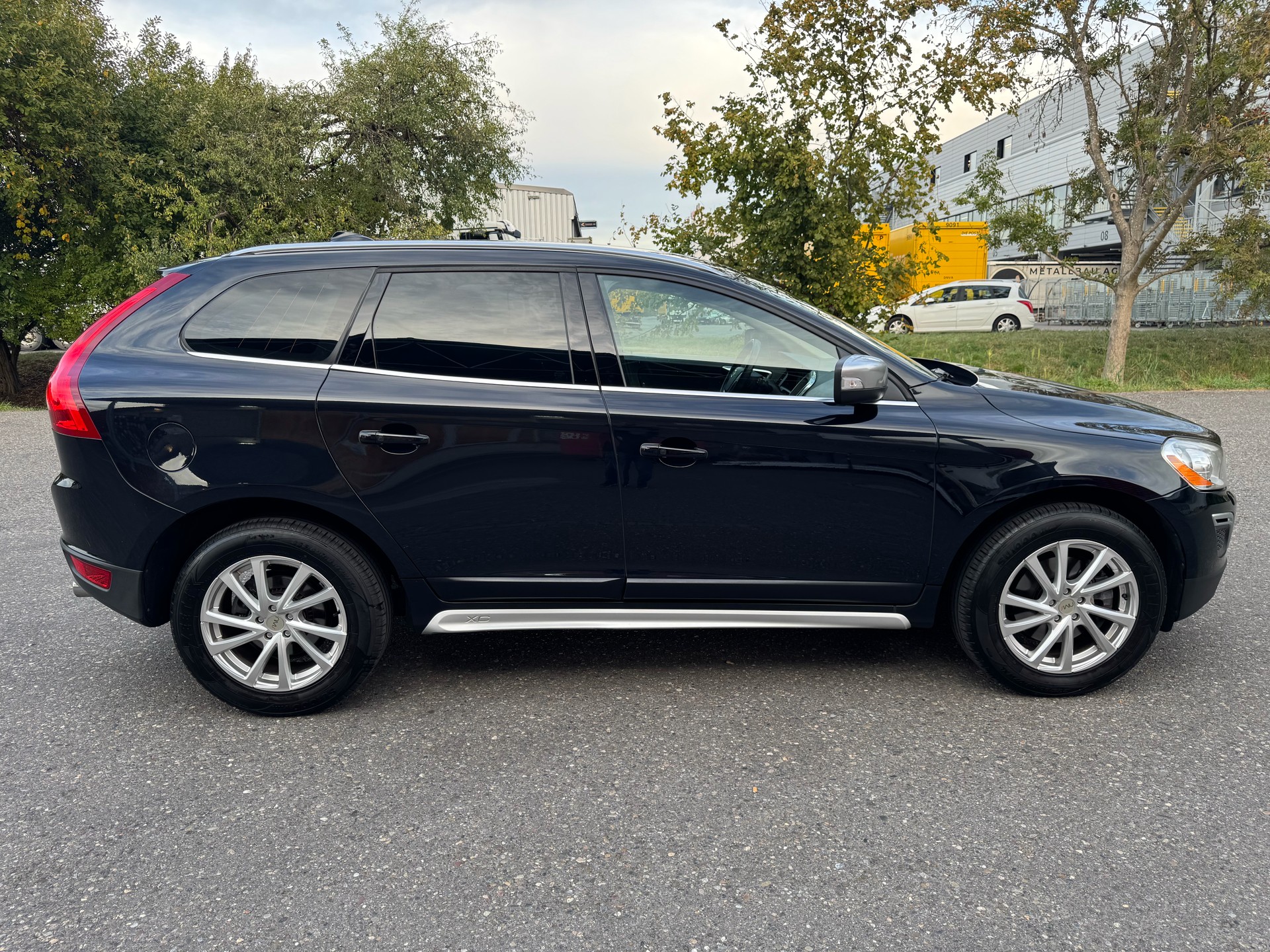 VOLVO XC60 D3 AWD R-Design Geartronic-image-9
