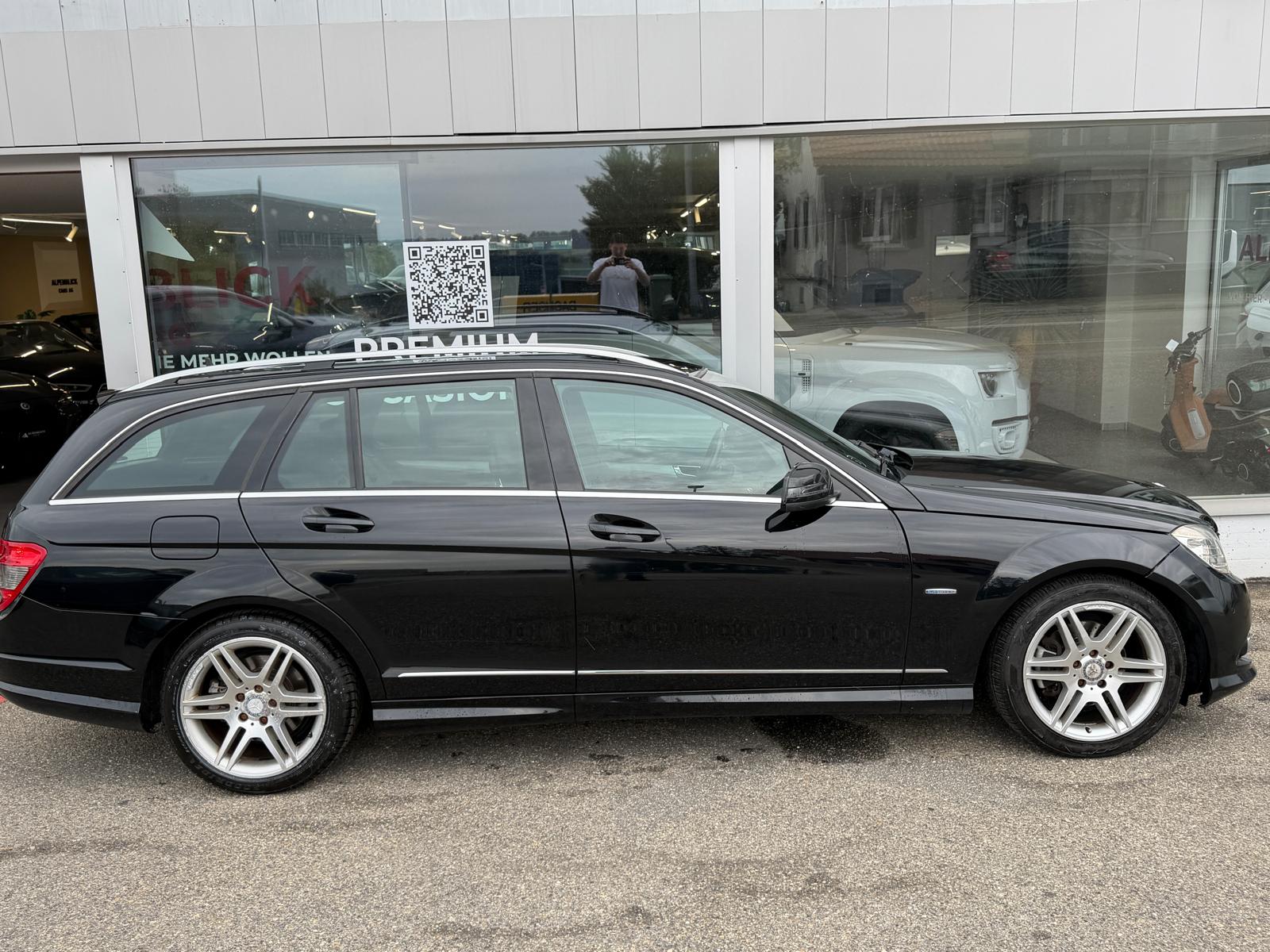 MERCEDES-BENZ C 200 CGI BlueEfficiency Automatic-image-4
