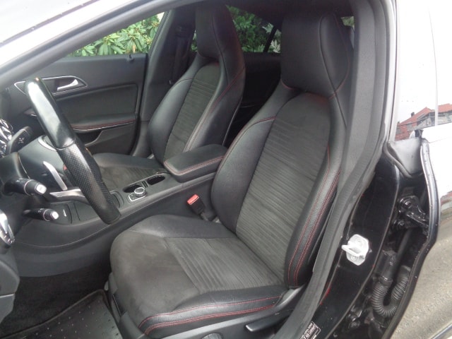 MERCEDES-BENZ CLA 250 AMG Line 7G-DCT 4Matic-image-6
