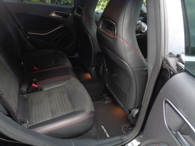 MERCEDES-BENZ CLA 250 AMG Line 7G-DCT 4Matic-image-5