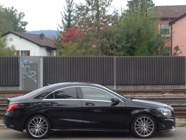 MERCEDES-BENZ CLA 250 AMG Line 7G-DCT 4Matic-image-12
