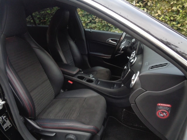 MERCEDES-BENZ CLA 250 AMG Line 7G-DCT 4Matic-image-4