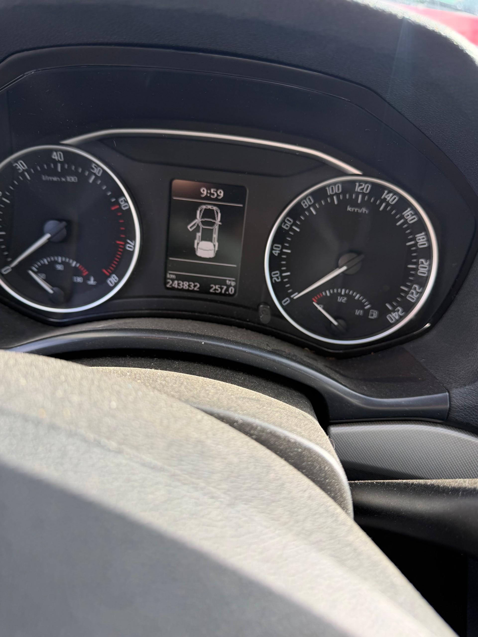 SKODA Octavia Combi 1.4 TSI Ambiente-image-8