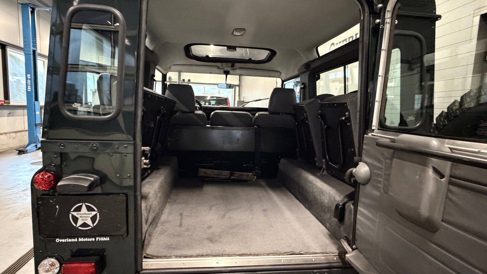 LAND ROVER Defender 90 CSW 2.5 Td5-image-11