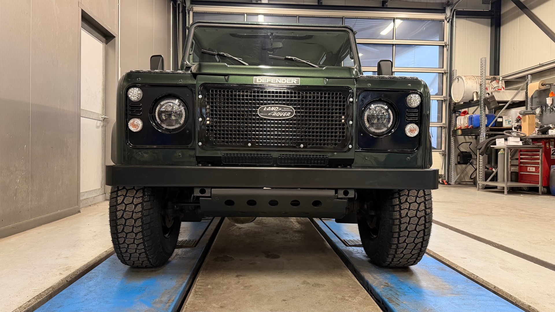 LAND ROVER Defender 90 CSW 2.5 Td5-image-6